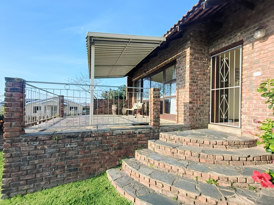 3 Bedroom Property for Sale in Wavecrest Eastern Cape